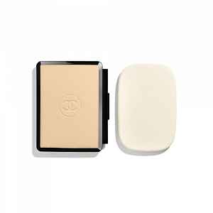 CHANEL Ultra le teint Dlouhodržící – kompaktní make-up pro celodenní komfort a bezchybný finiš  - B20 13G 13 g