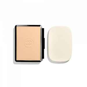 CHANEL Ultra le teint Dlouhodržící – kompaktní make-up pro celodenní komfort a bezchybný finiš  - B30 13G 13 g